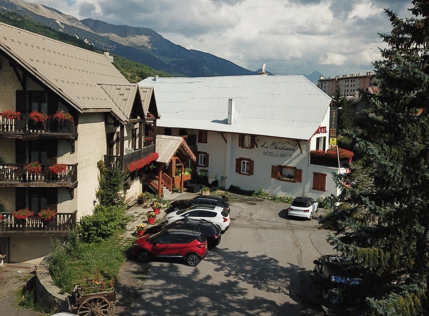 Le Christiania Hotel & Spa Ла-Саль-лез-Альп Экстерьер фото