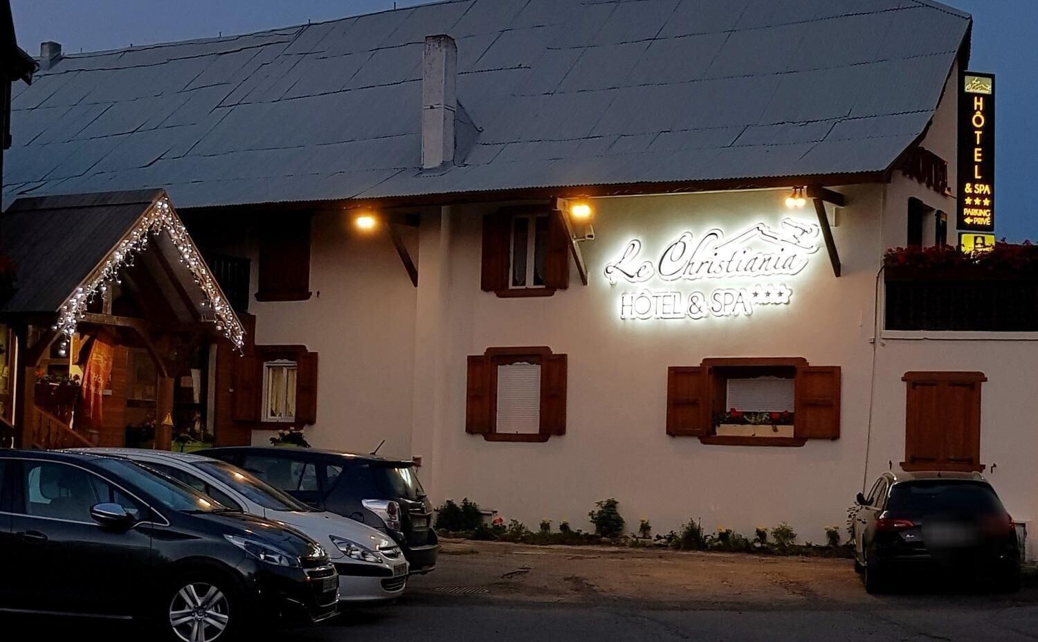 Le Christiania Hotel & Spa Ла-Саль-лез-Альп Экстерьер фото
